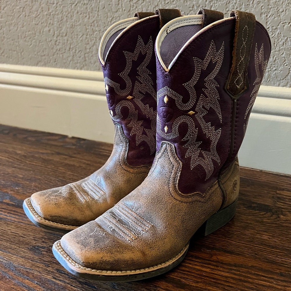 Ariat youth size 2 Boots